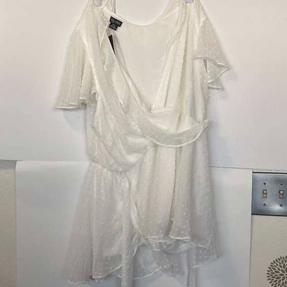 NWT -City Chic - Plus sized clip dot chiffon overlay blouse - 22 - Picture 4 of 4